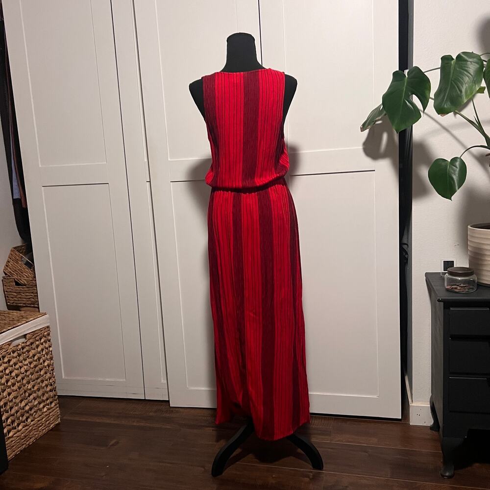 Universal Thread Vertical Striped Sleeveless V-Ne… - image 3